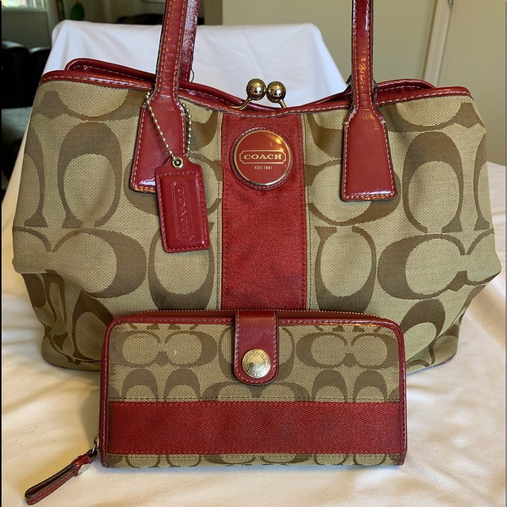 Coach shoulder bag with matching wallet